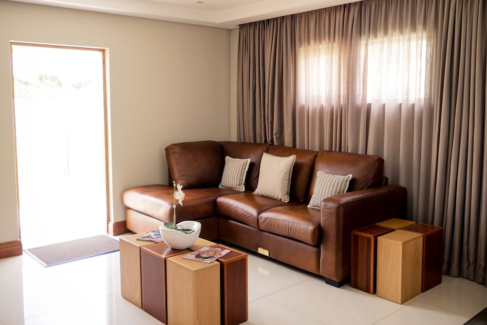 Luxury Suite photo 3