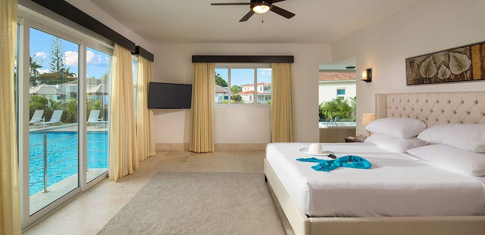 Luxury Villa, 4 Bedrooms
