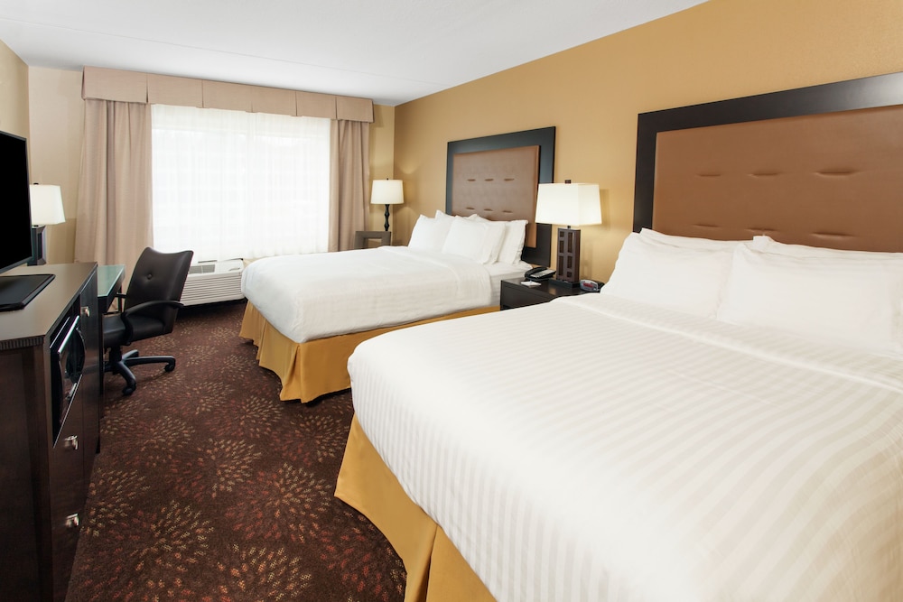 Standard Room, 2 Queen Beds, Accessible (Mobility, Accessible Tub) photo 1