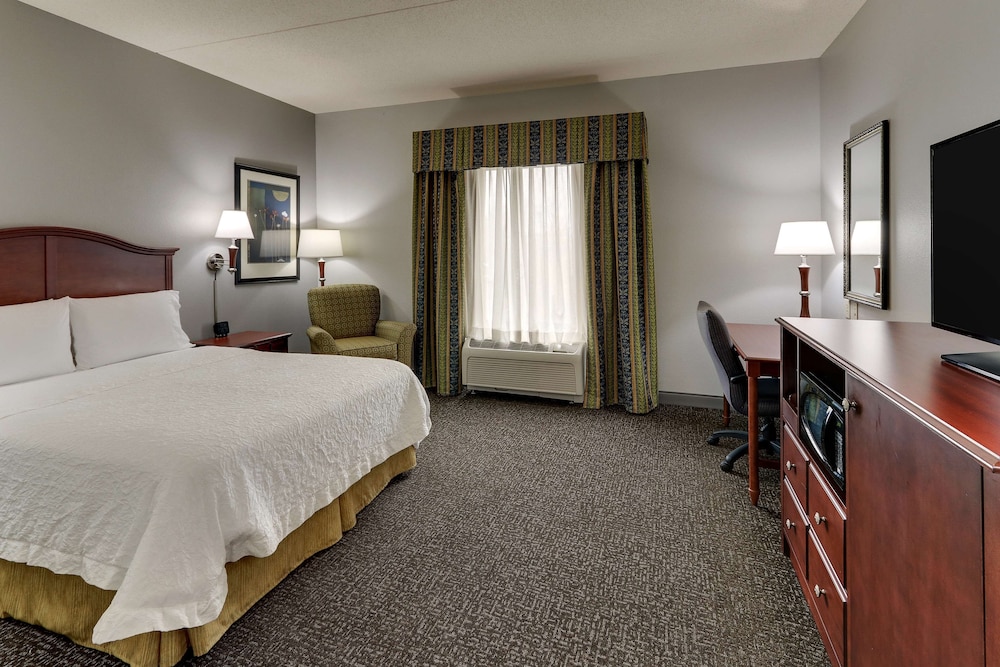 Room, 1 Queen Bed, Accessible (Mobility, Roll-in Shower) - Photo 1