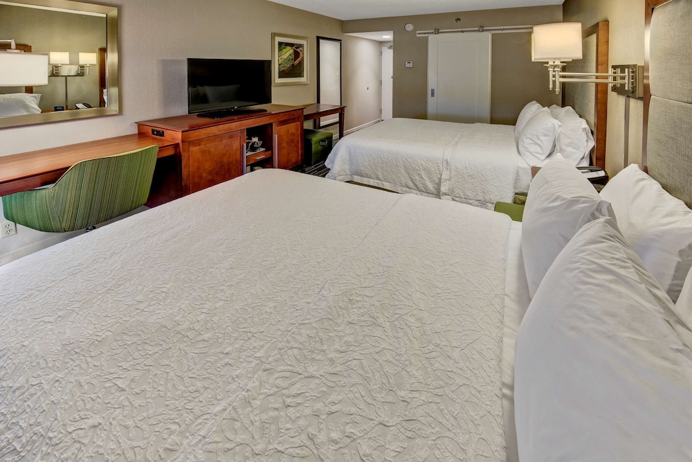 Room, 2 Queen Beds (Hearing Accessible) - Photo 2