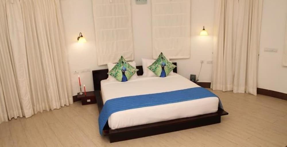 Deluxe Double Room, 1 King Bed photo 3