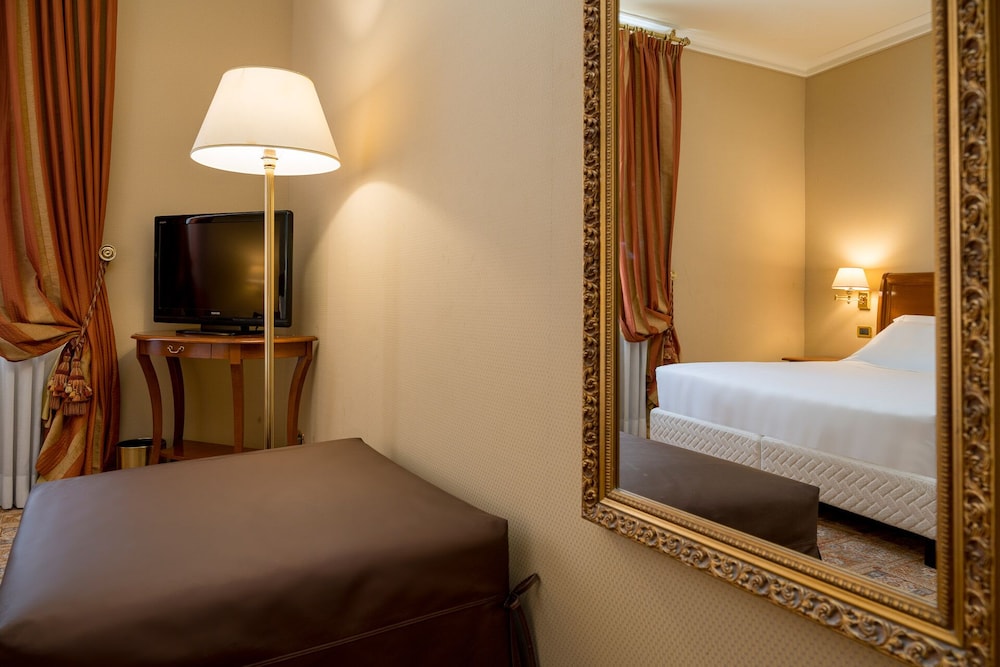 Deluxe Triple Room photo 3