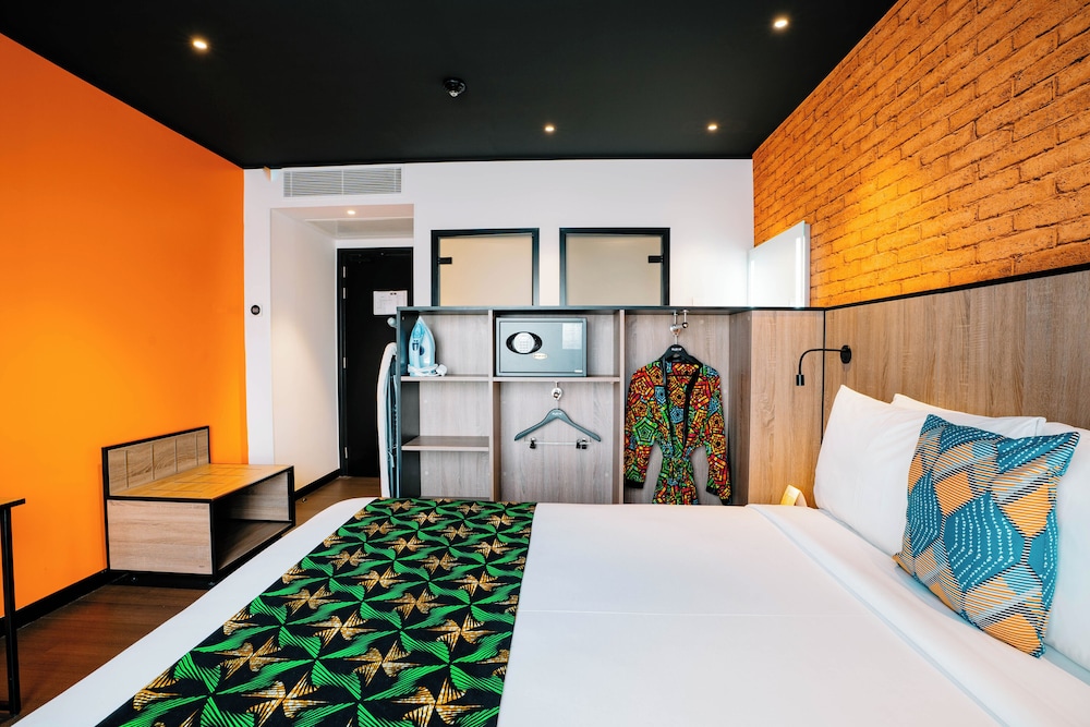 Standard Room, 1 Queen Bed - Photo 5