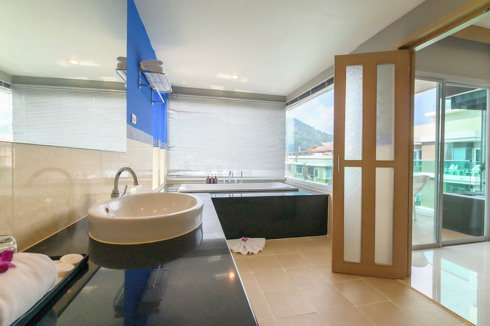 Grand Room (Deluxe) - Photo 10