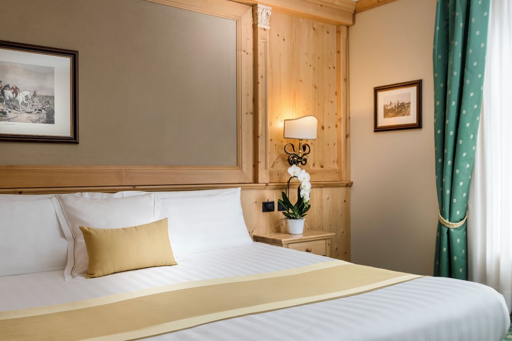 Deluxe Double or Twin Room photo 2