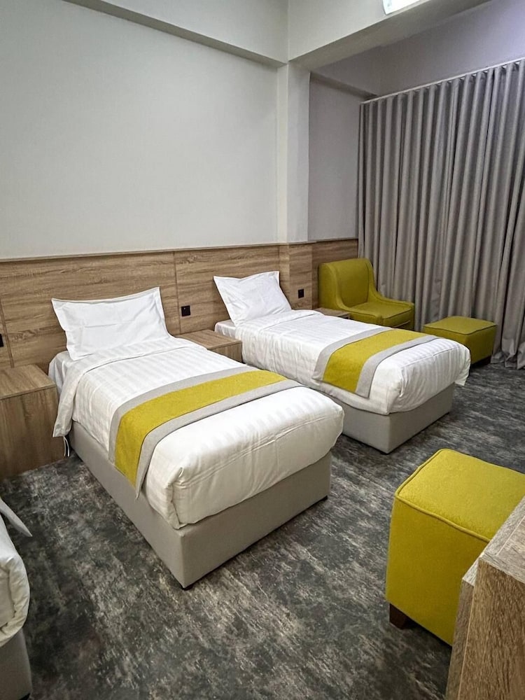 Deluxe Triple Room photo 3
