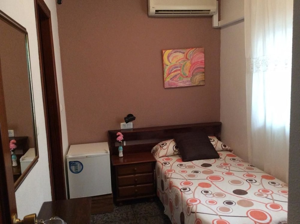 Single Room photo 3