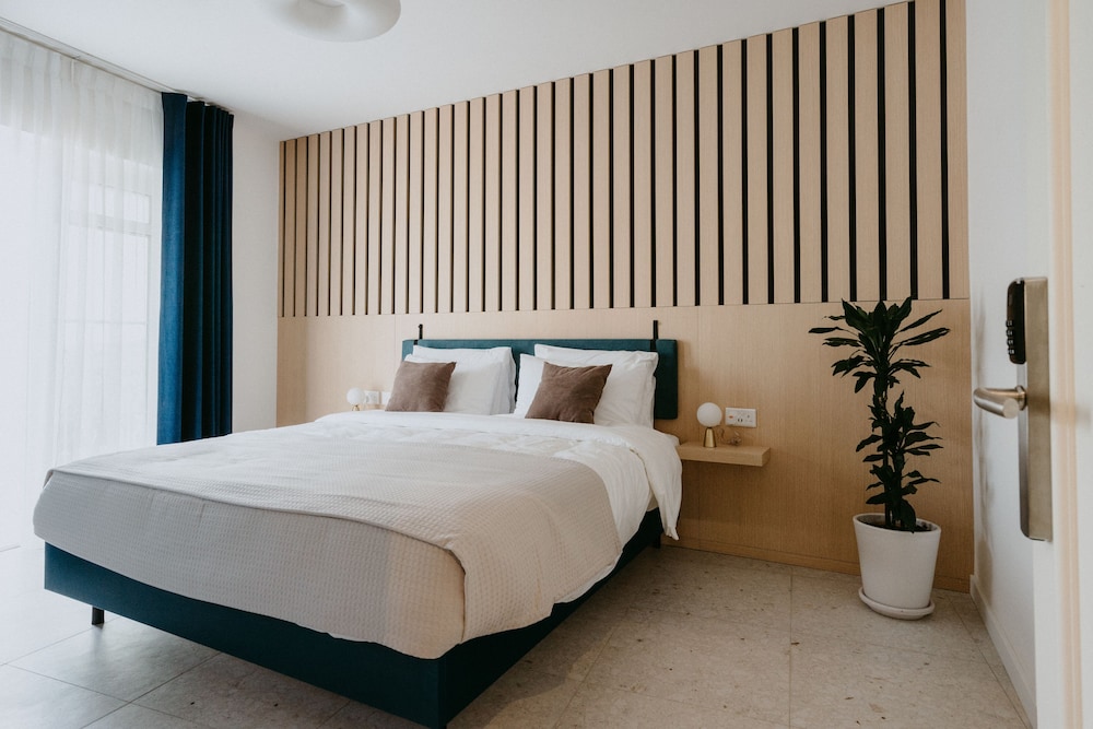 King Room, Balcony - Photo 1