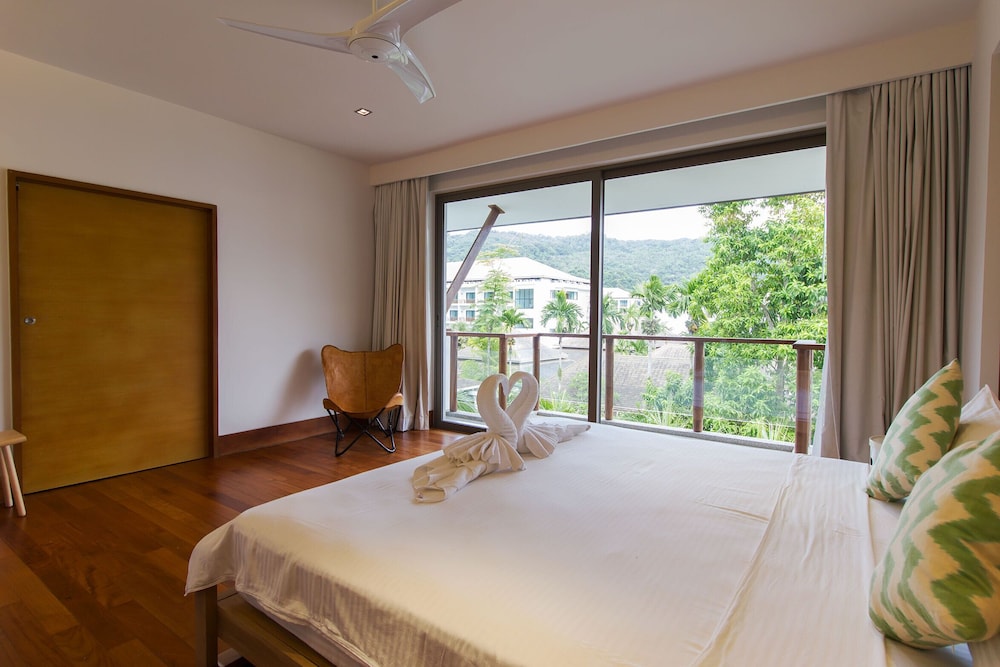 Superior Apartment, 3 Bedrooms, Pool View, Beachfront photo 3