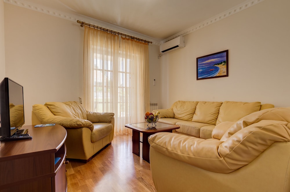 Apartment B5, Apartment With Terrace