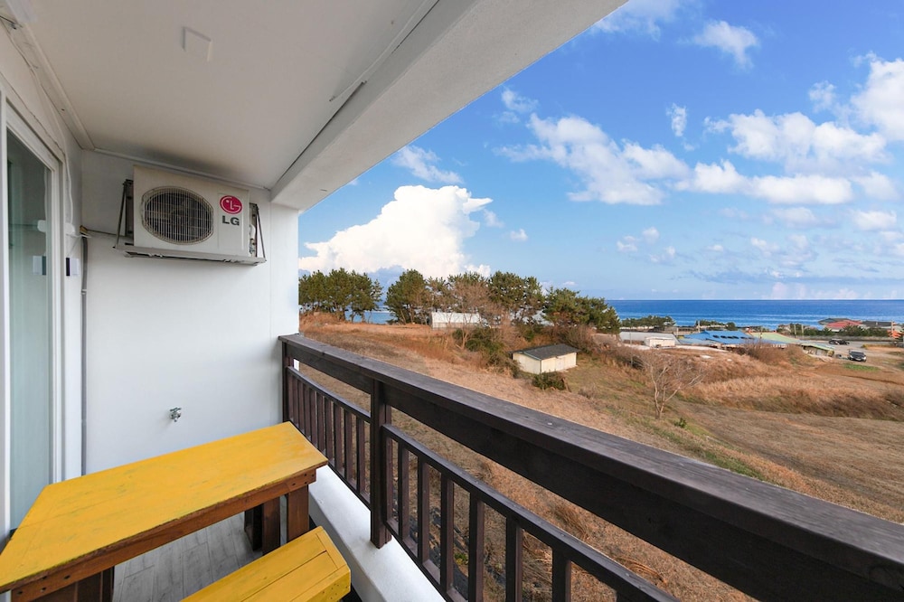Basic Room, 1 Bedroom (Daisy 303(Ocean View)) - Photo 13