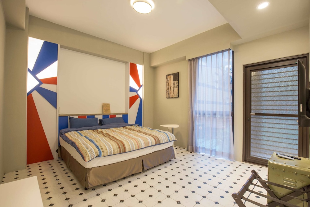 Double Room, 1 King Bed, Non Smoking (201) photo 1