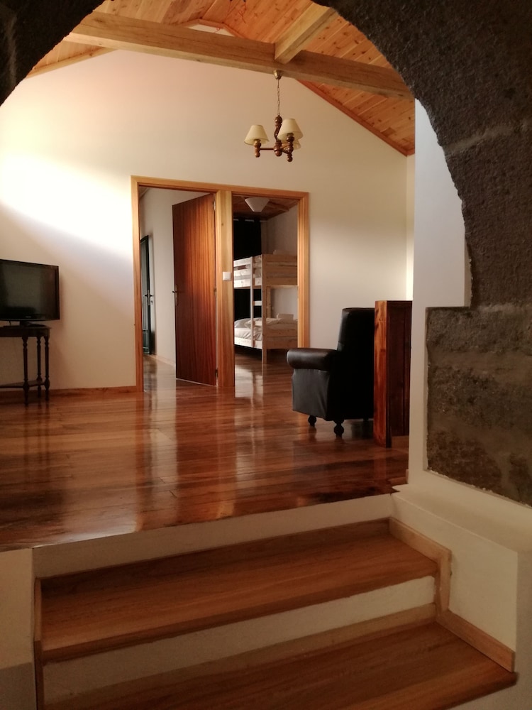 Single Room, Shared Bathroom photo 2
