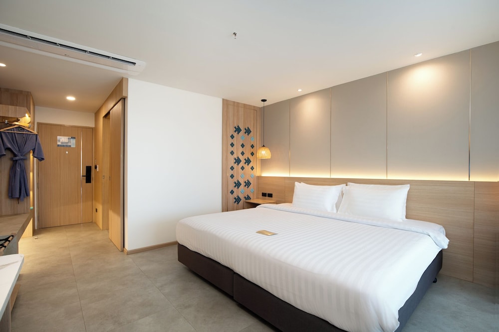 Deluxe Sea View - Photo 9