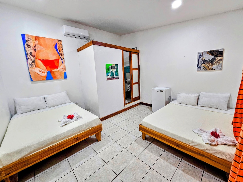 Standard Quadruple Room, Private Bathroom, Garden View photo 2