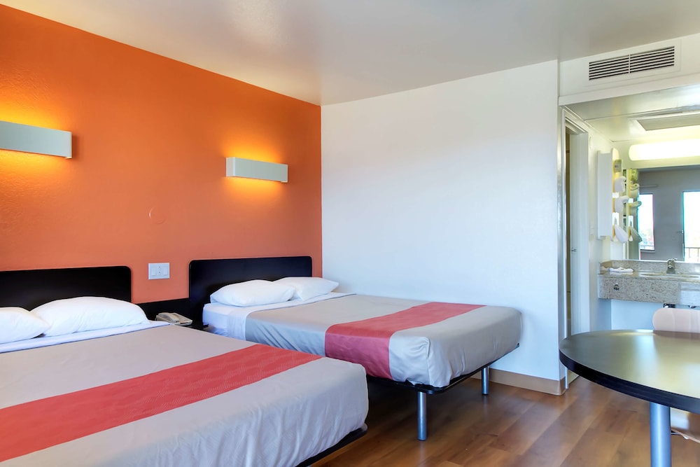 Deluxe Room, 2 Double Beds, Smoking, Refrigerator & Microwave