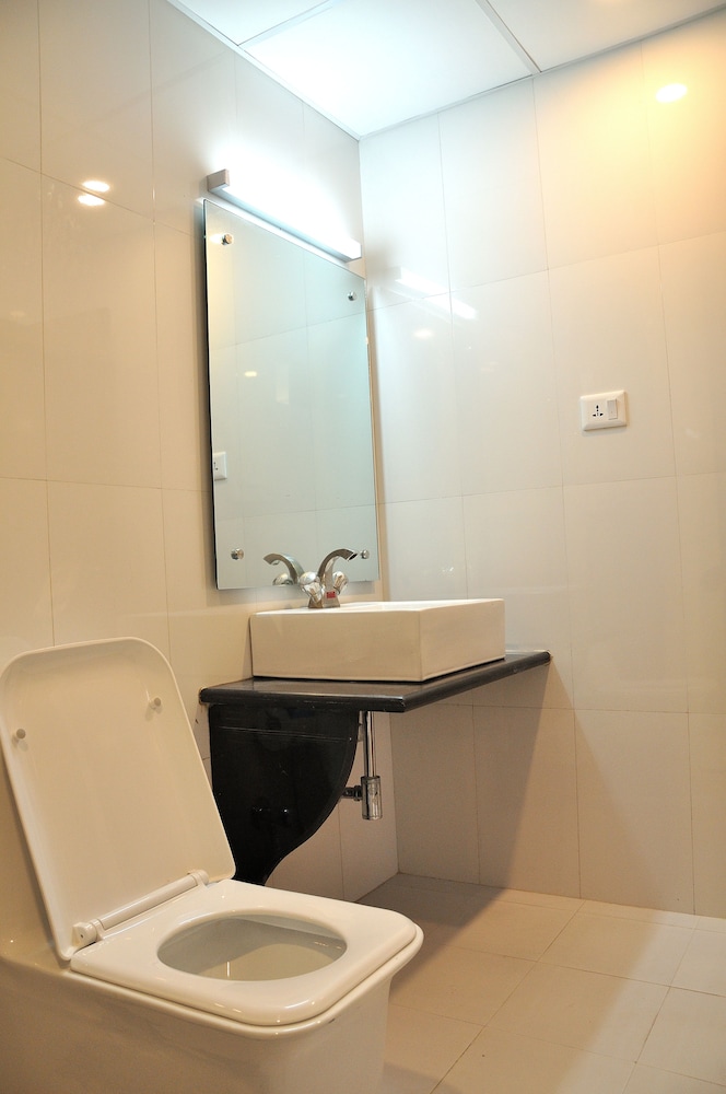 Deluxe Room - Photo 7