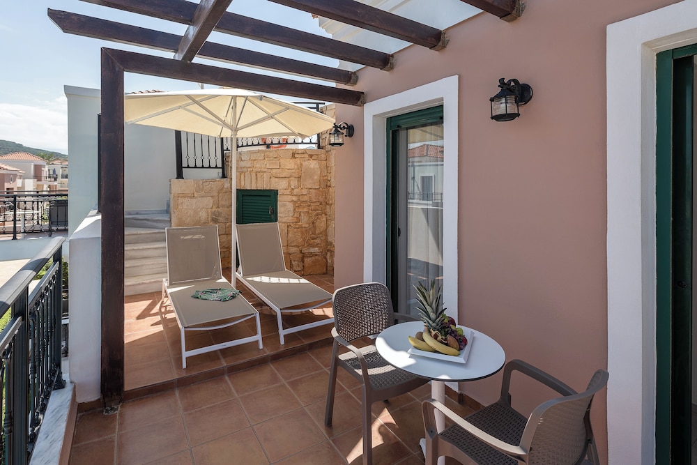 Two Bedroom Apartment with Private Pool photo 3