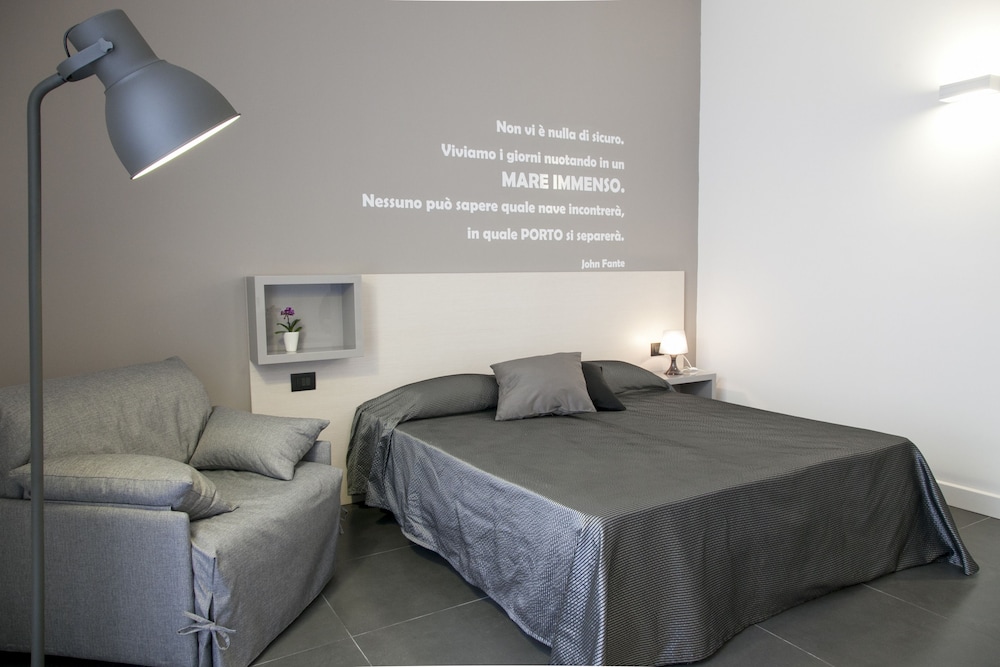 Superior Triple Room, City View photo 1