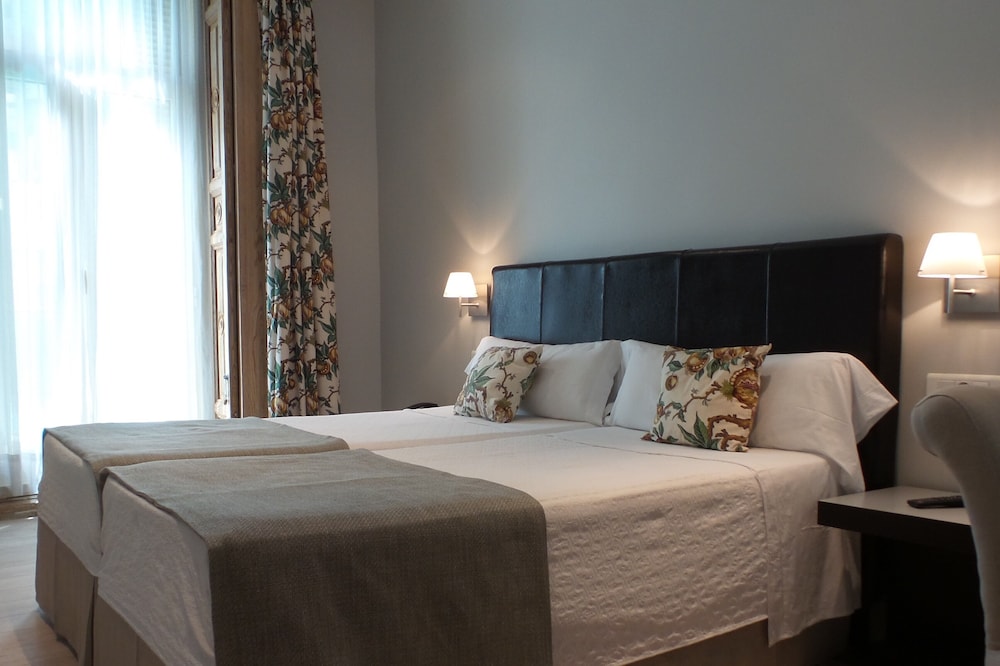 Double Room, 1 Double or 2 Twin Beds, Terrace - Photo 3