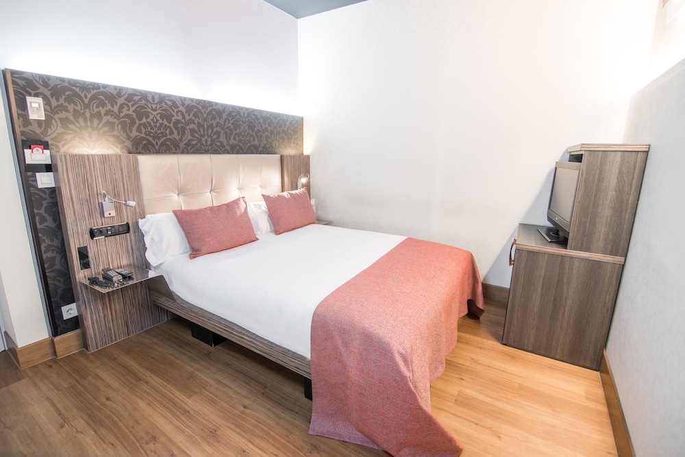 Basic Double Room