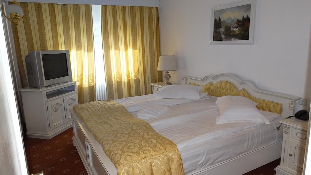 Standard Double Room (with A/C) photo 1