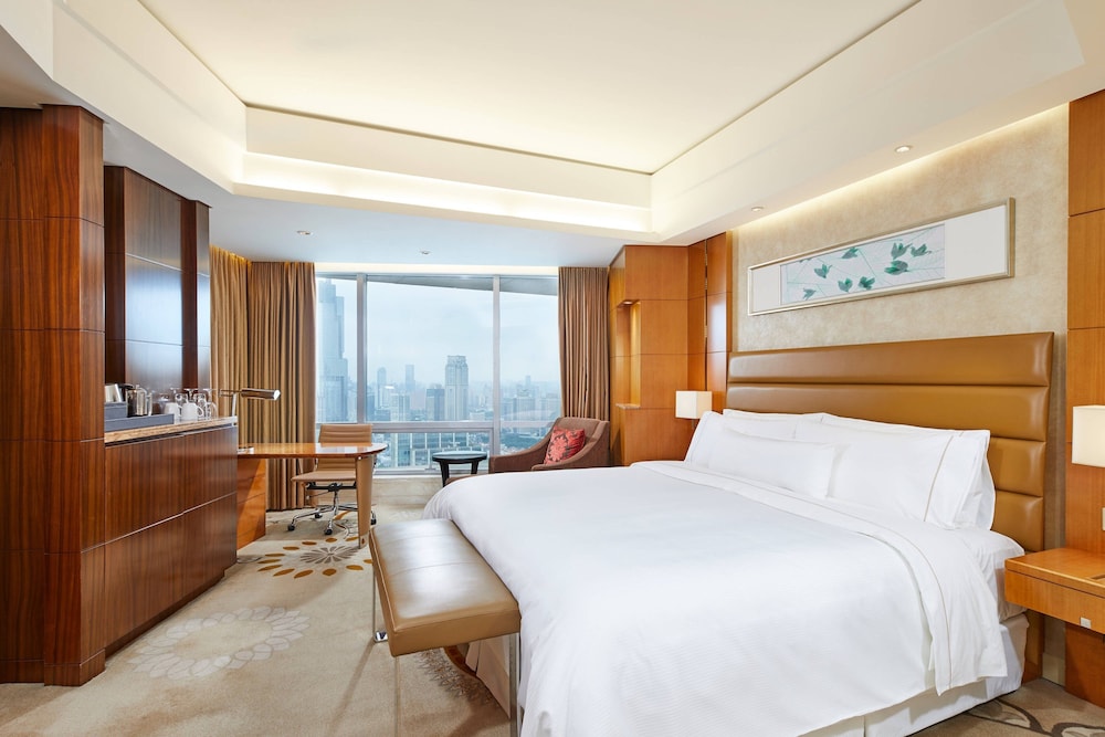 Executive Room, 2 Twin Beds, Partial Lake View, Executive Level - Photo 1