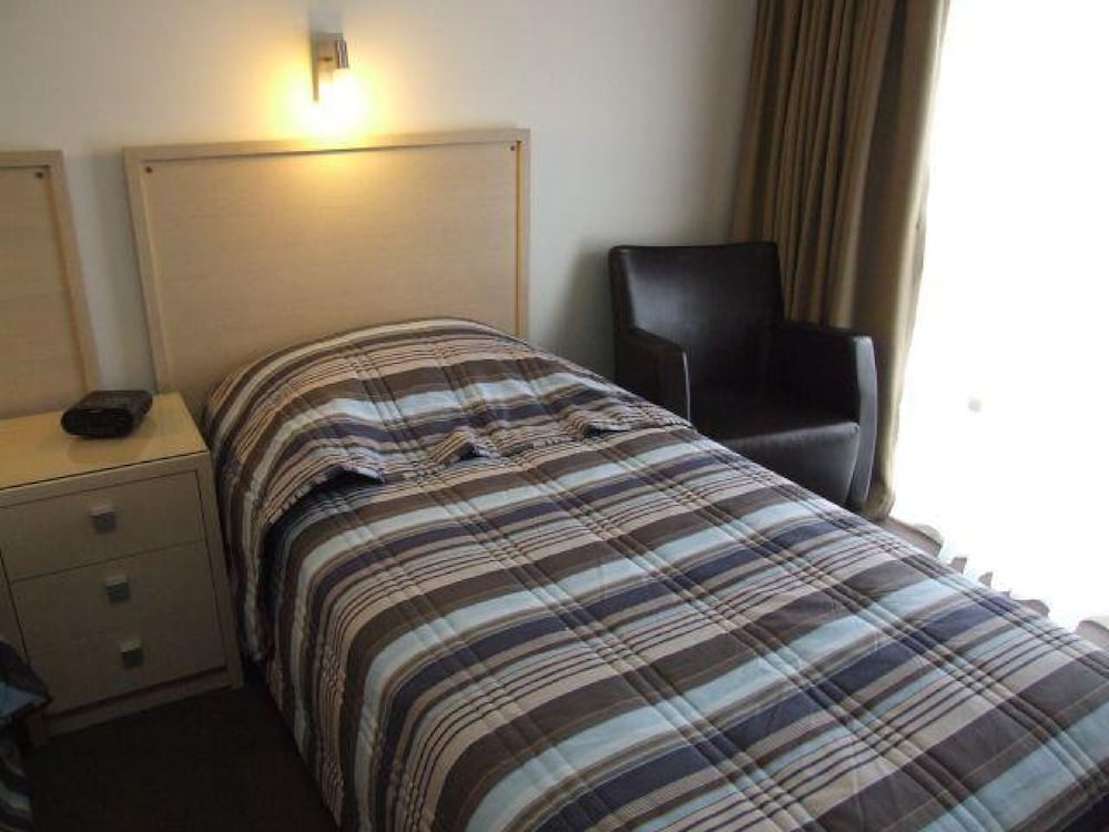 Motel Room photo 2