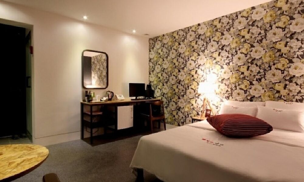 Standard Double Room - Photo 6