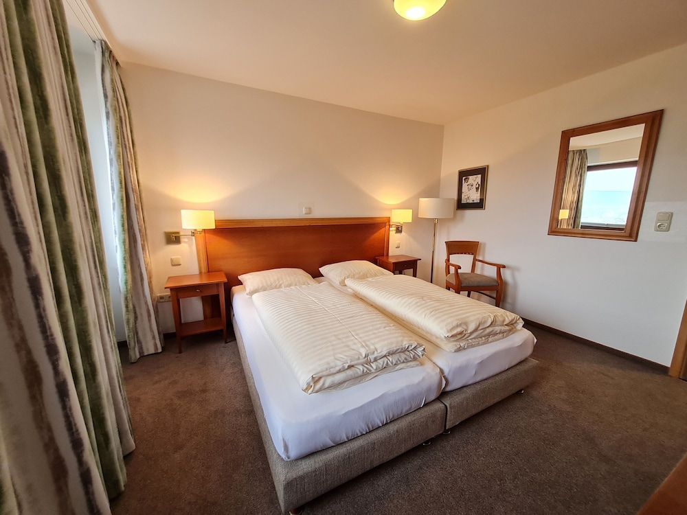 Economy Double Room Single Use (bathroom outside the room)