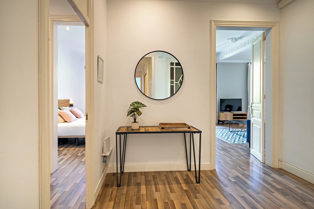 Deluxe Apartment, City View photo 2