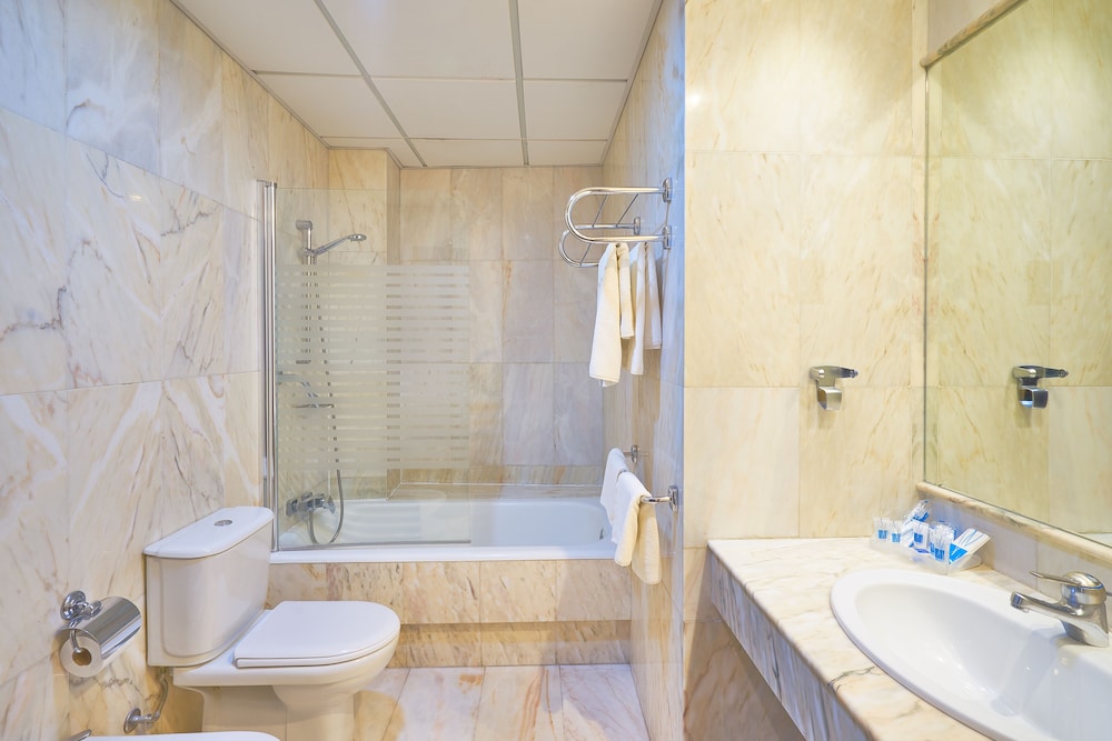 Junior Suite (Cuadruple) photo 2