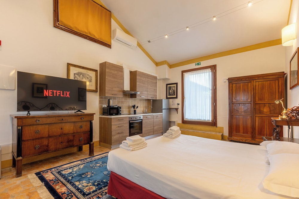 Family Studio Suite, Garden View