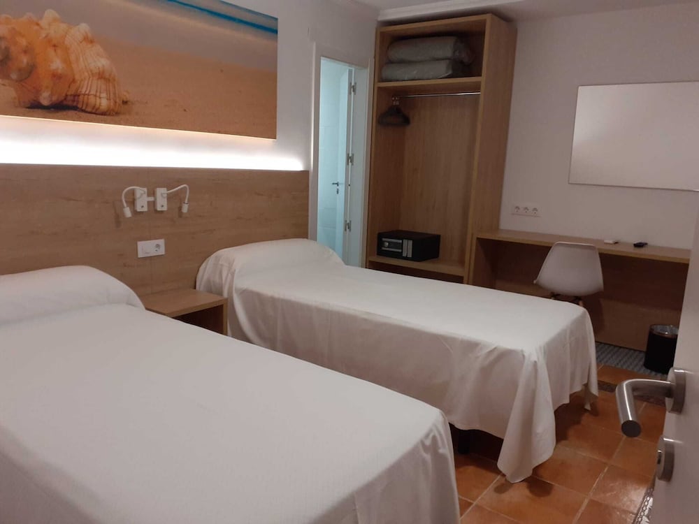 Double or Twin Room, Courtyard View, Courtyard Area (2 people) - Photo 1