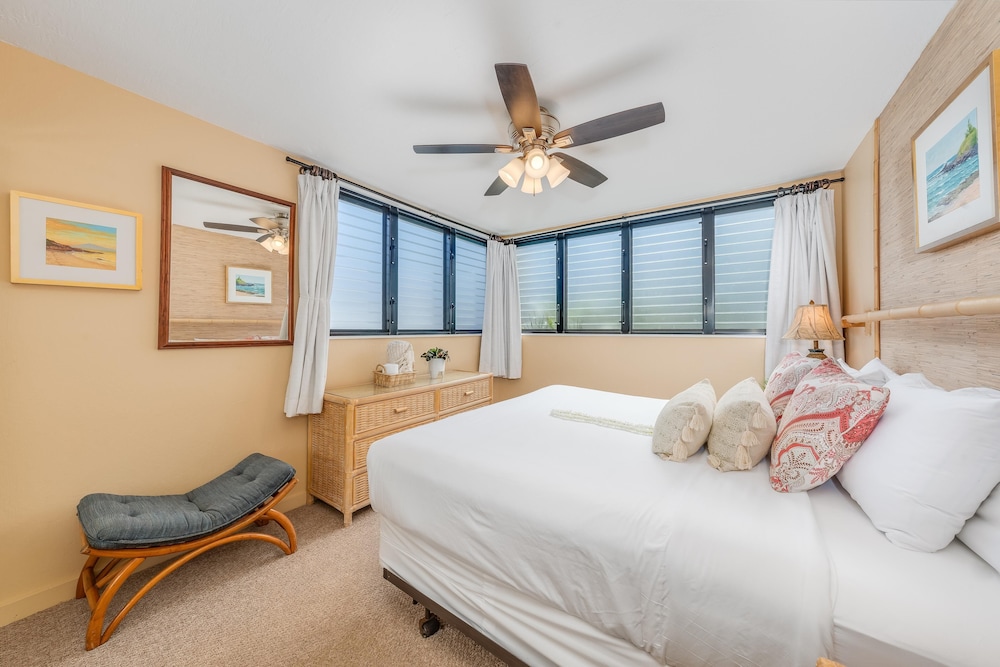 Condo, 1 King Bed With Sofa Bed (Polynesian Shores 111) photo 3