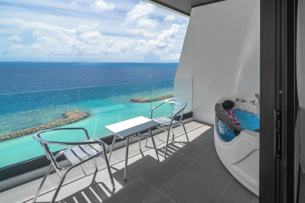 Honeymoon Double Room, Balcony, Sea View photo 2