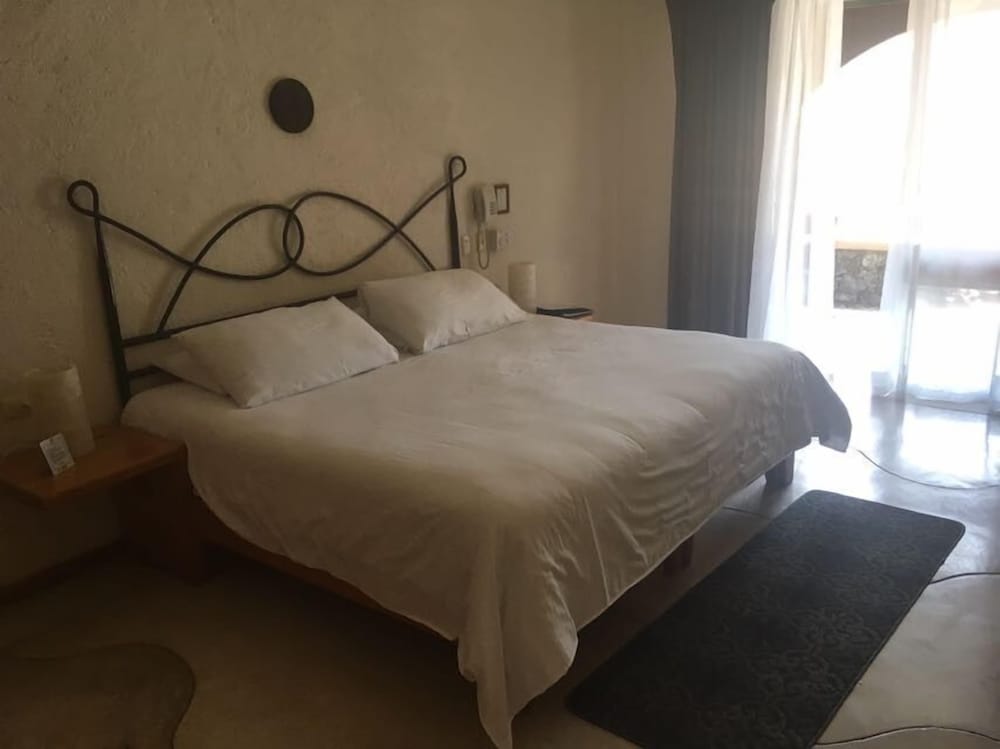 Standard Suite, 1 King Bed