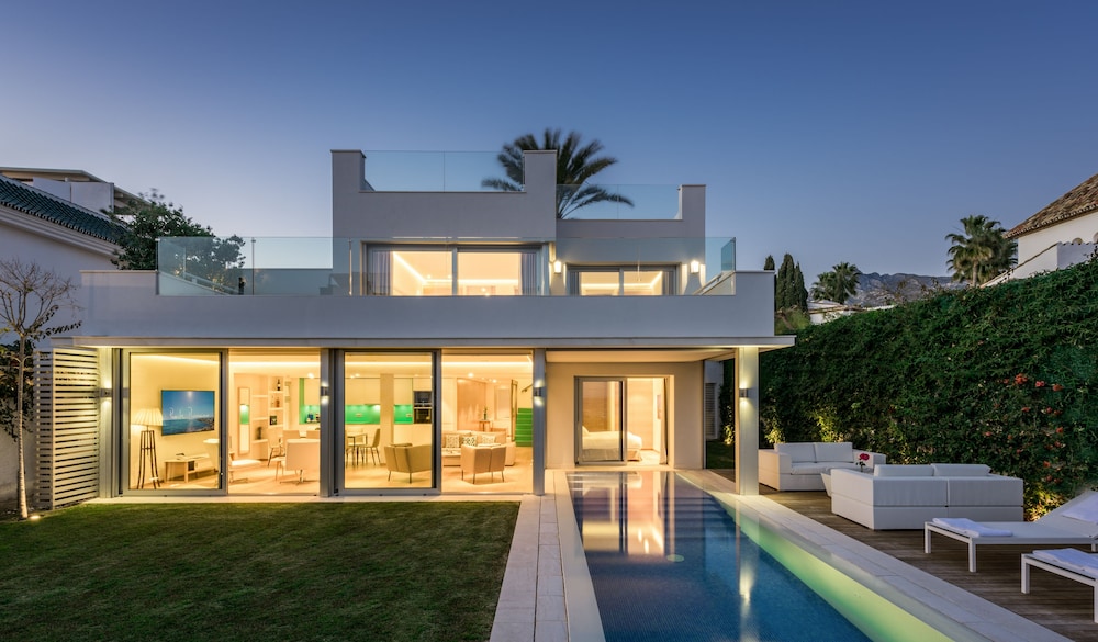 Villa, 5 Bedrooms, Partial Sea View