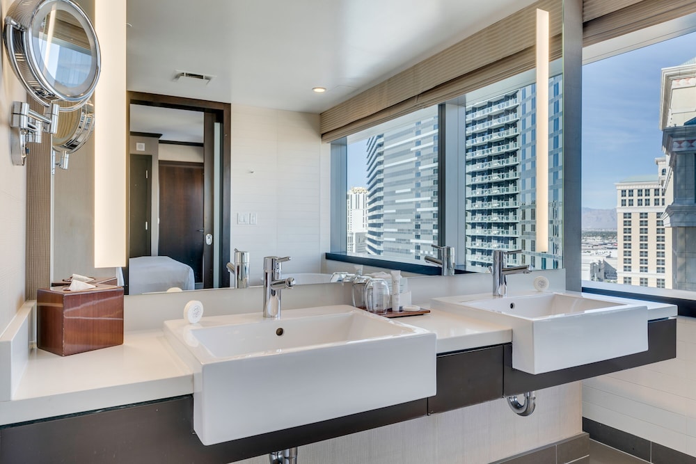 City Corner 1 BR - Photo 16