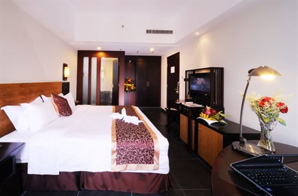 Deluxe City View Double Bed Room - Photo 1
