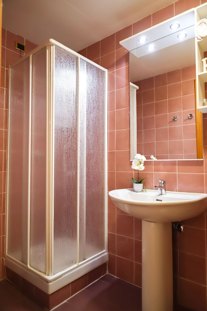 Family Triple Room - Photo 10