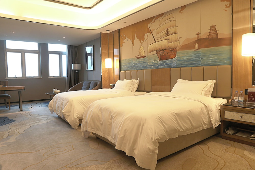 Deluxe Twin Room, City View photo 1