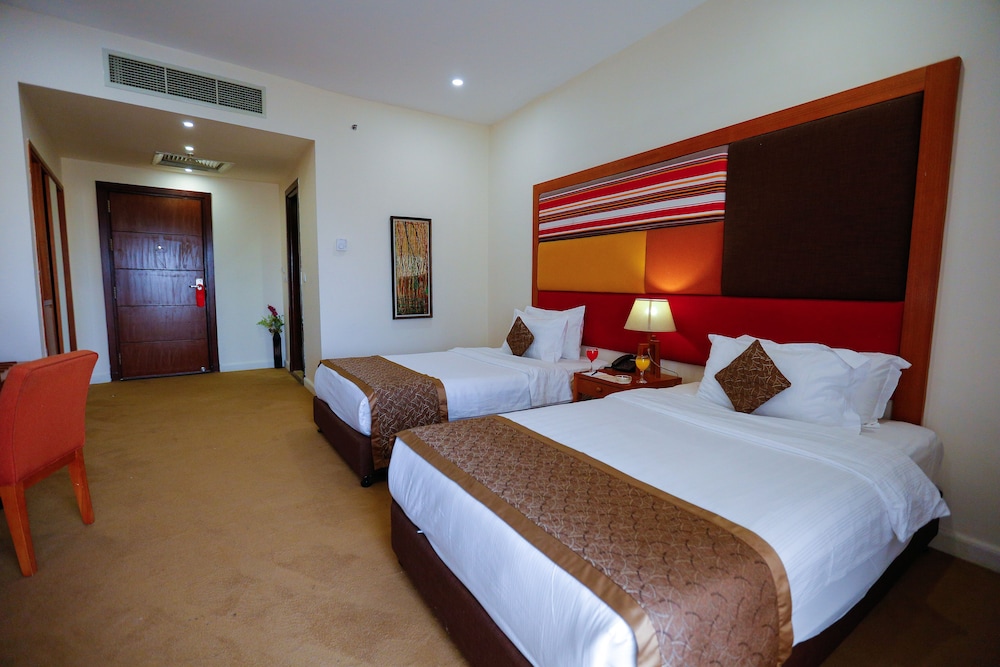 Standard Twin Room, Multiple Beds, Pool View