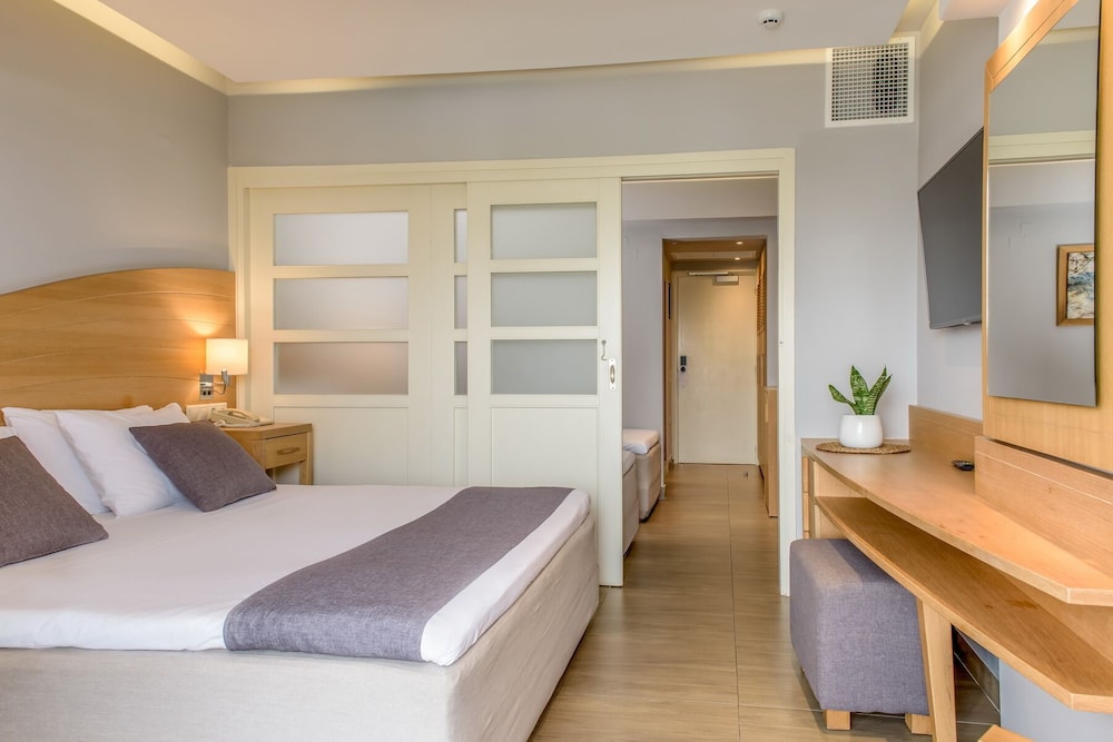 Family Room, Sea View