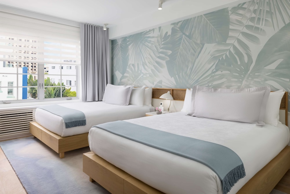 Deluxe Room, 2 Queen Beds, Non Smoking - Photo 1