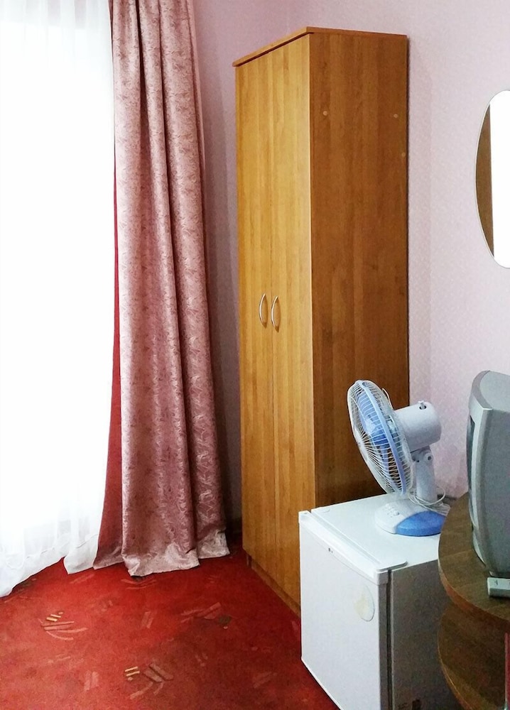 Economy Triple Room, Shared Bathroom photo 2