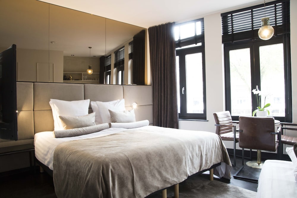 City Triple Room