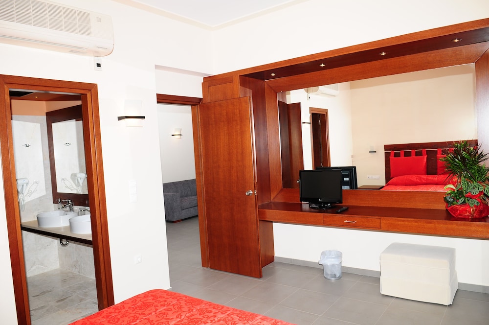 Panoramic Sunrise Suite