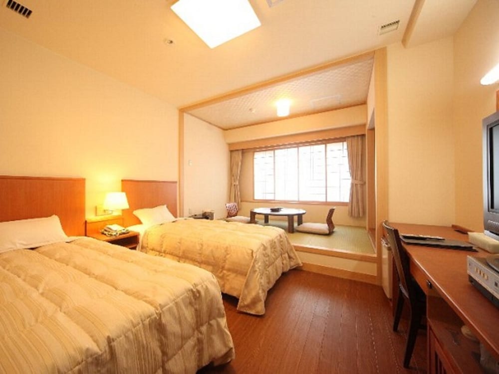 Japanese Western Style Room, Non Smoking (2 Beds + 1 Futon) photo 1